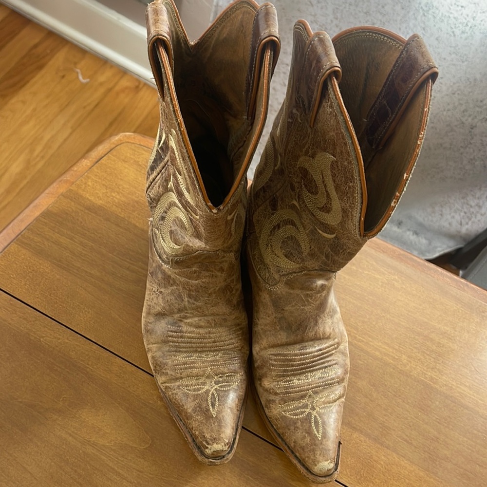 Justin size 7 women’s